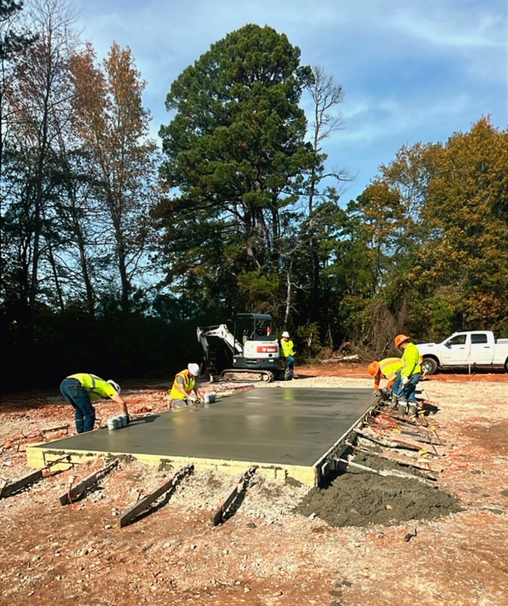 Thank you, Cody for snapping this great shot. We love seeing our civil crews rocking and rolling!  Fantastic job, team!
#wherewework #teameastex #teamontivity #civilteam #slab #talentedanddedicated #service #solutions #perfection