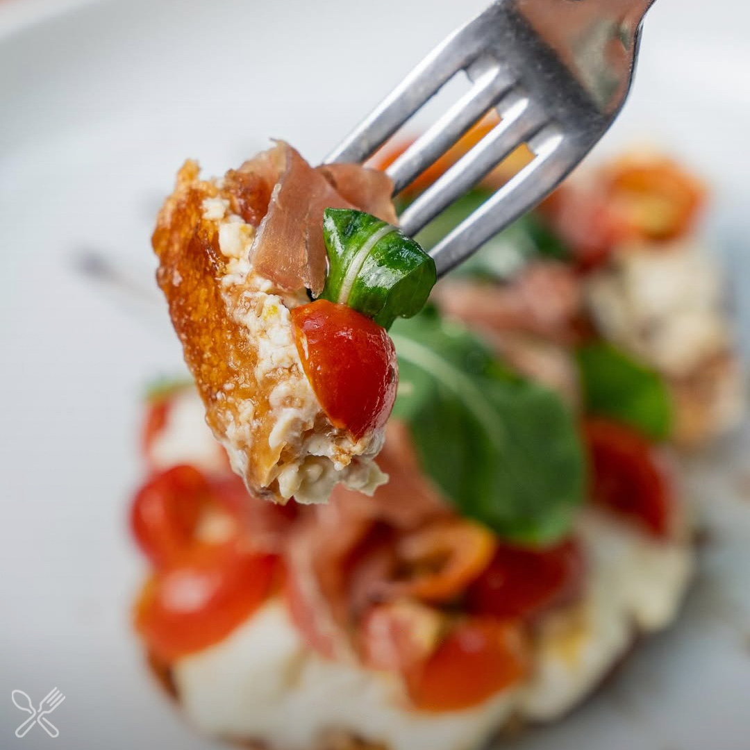 Recomendación del día: Bruschetta de Prosciutto 🍅🍞
Encontrala en Ristorante IL CAPO.

Reserva con RESTÓ 📲 resto.com.py