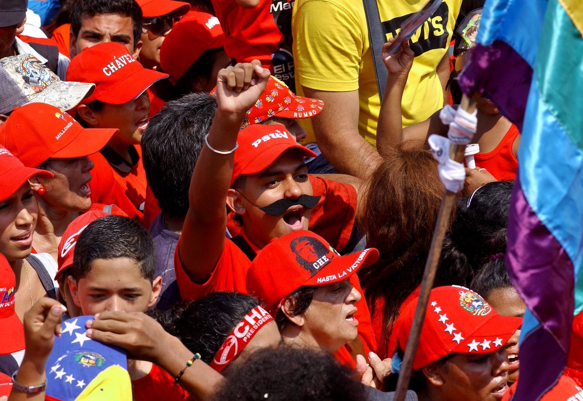 🇨🇺| Heredero fiel del legado del Comandante Chávez, Nicolás Maduro ha demostrado en largos años una inteligencia que ha resistido todo tipo de guerras, y ha ostentado una admirable capacidad para liderar el proceso revolucionario en #Venezuela.

🔗| presidencia.gob.cu/es/noticias/ni…