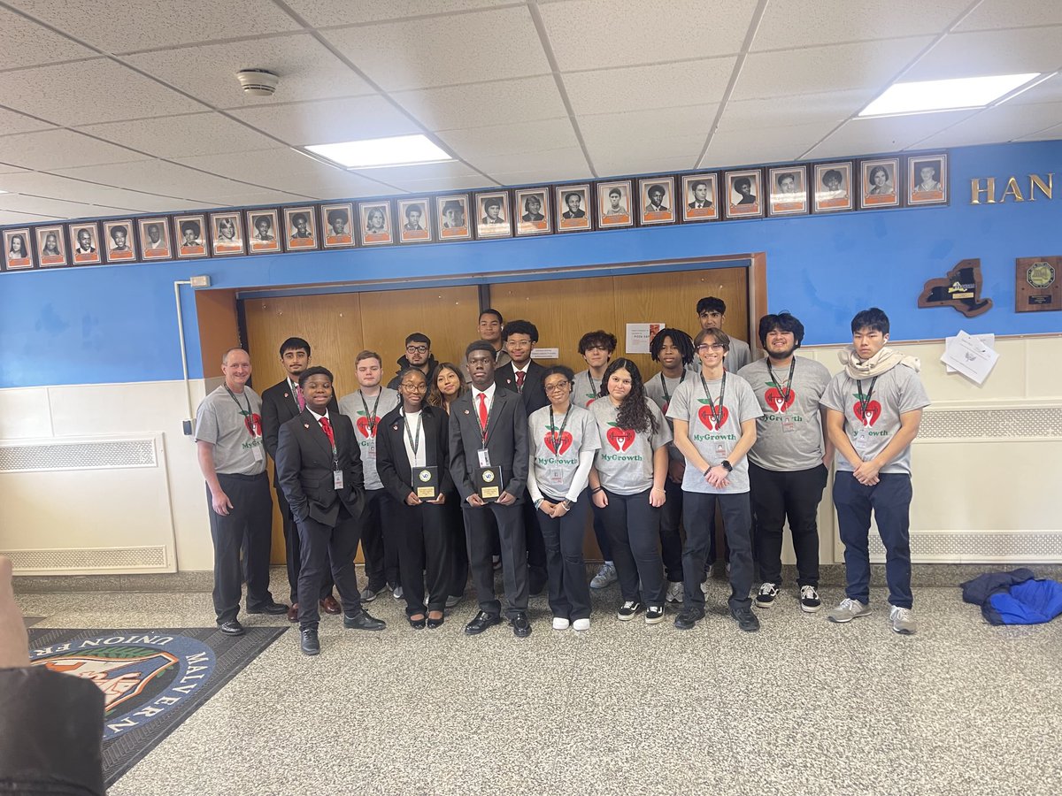 I am one proud mama supt ⁦<a href="/MalverneUFSD/">Malverne UFSD</a>⁩ . Our ⁦<a href="/MalverneHS/">MHS</a>⁩ VE team brought home Gold !!!  First competition and struck gold!!! #greatnessunleashed