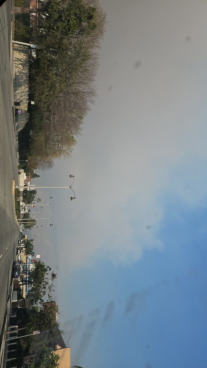csporter13's tweet photo. View from Pasadena this morning #EatonFire #CaliforniaWildfires https://t.co/hl93Noorul