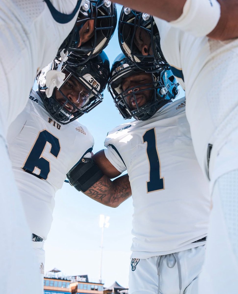 Richard (Deuce) Dyce (@richarddyceii) on Twitter photo #agtg
Blessed to receive an offer from Florida International University🙏🏾
<a href="/XReddick/">Xay</a> <a href="/RecruitWestlake/">WestlakeRecruits</a> <a href="/KennethGilstrap/">Kenneth Gilstrap II.</a> <a href="/FIUFootball/">FIU Football</a> <a href="/Rivals/">Rivals</a> <a href="/RivalsFriedman/">Adam Friedman</a> <a href="/adamgorney/">Adam Gorney</a> @On3Recruits <a href="/TheUCReport/">Billy Tucker</a> <a href="/borntocompete/">Born to Compete™</a> <a href="/deucerecruiting/">Deuce Recruiting✌️</a> <a href="/RecruitGeorgia/">Recruit Georgia</a> #agtg
Blessed to receive an offer from Florida International University🙏🏾
<a href="/XReddick/">Xay</a> <a href="/RecruitWestlake/">WestlakeRecruits</a> <a href="/KennethGilstrap/">Kenneth Gilstrap II.</a> <a href="/FIUFootball/">FIU Football</a> <a href="/Rivals/">Rivals</a> <a href="/RivalsFriedman/">Adam Friedman</a> <a href="/adamgorney/">Adam Gorney</a> @On3Recruits <a href="/TheUCReport/">Billy Tucker</a> <a href="/borntocompete/">Born to Compete™</a> <a href="/deucerecruiting/">Deuce Recruiting✌️</a> <a href="/RecruitGeorgia/">Recruit Georgia</a>