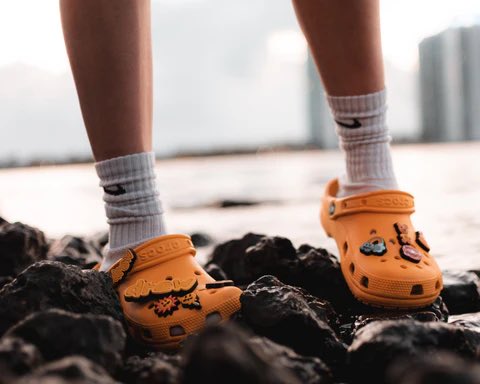 she’s a 10 outta 10 but she keeps the crocs n socks on during sex https://t.co/Tw0pXYcrd3