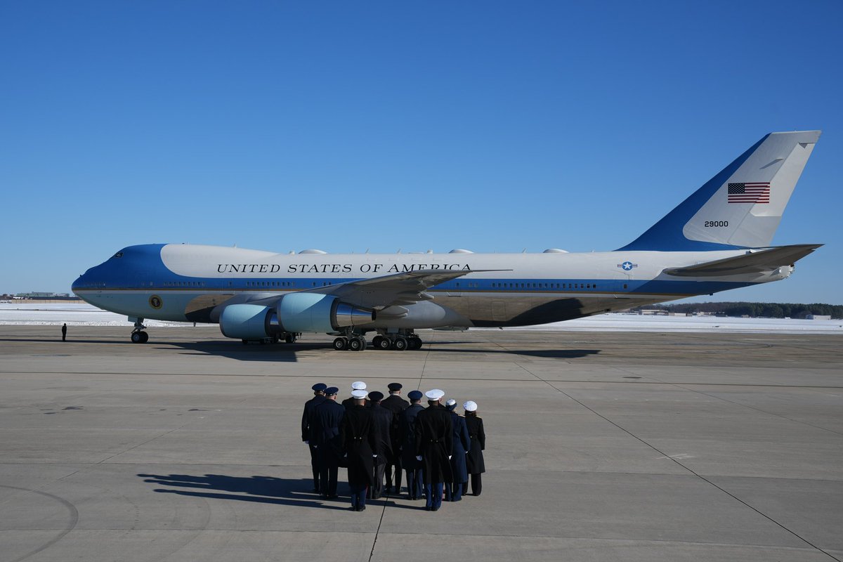 PenguinSix's tweet photo. After all the departure ceremonies ended for former President Jimmy Carter, the Joint Chiefs stood alone in the frigid cold wind to pay their respects to their former Commander in Chief. https://t.co/S2Vf3Qrchl