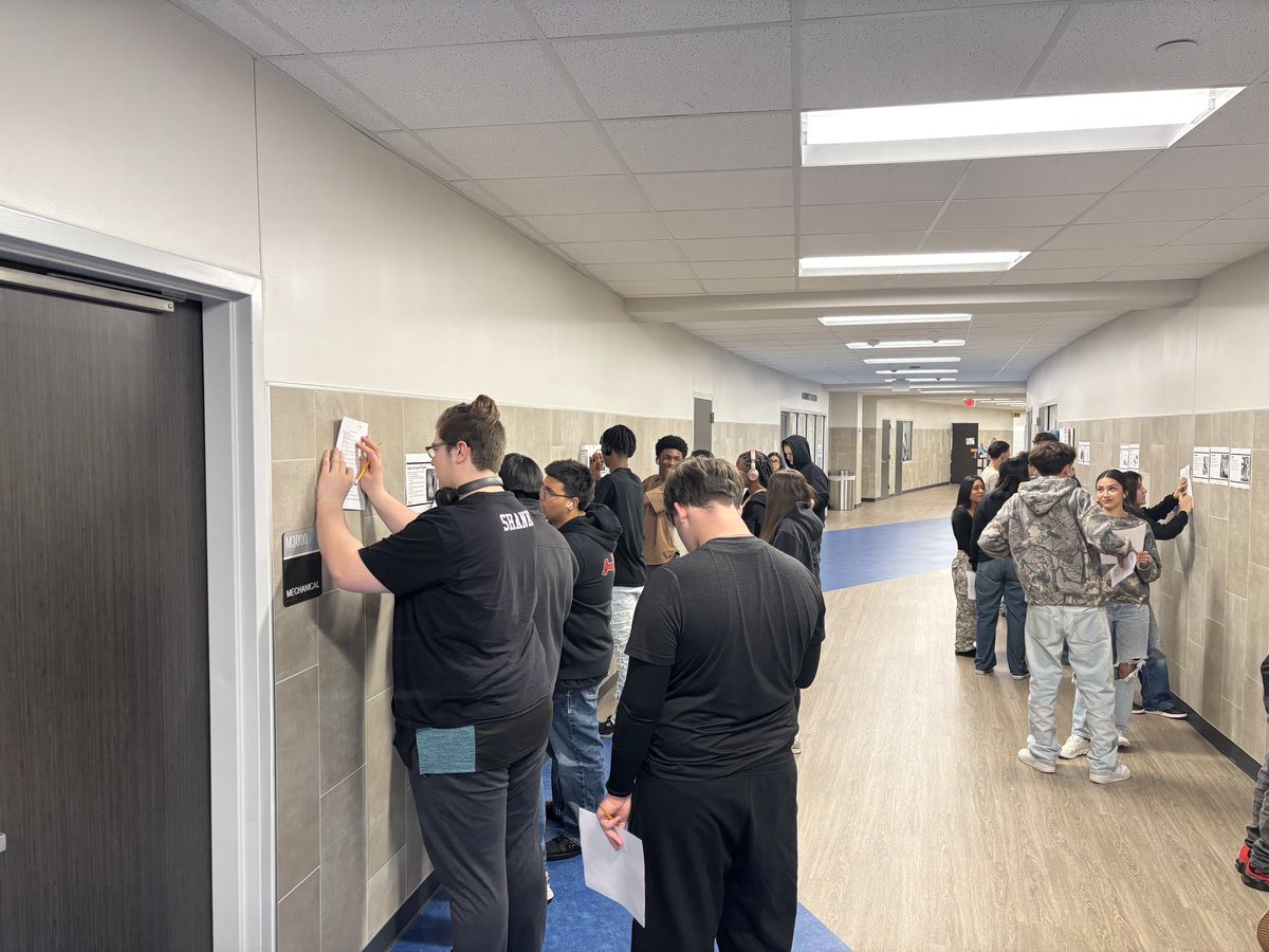 europelady22's tweet photo. Students in Social Studies completed a gallery walk today to learn about America in the 1950s. What a great way to engage students and address different leaning styles @Coach_Swenson_ @BwoodBucs @BrazosportISD https://t.co/HPdTVgrStW