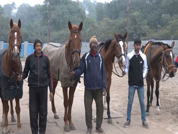 SanatanPrabhat's tweet photo. ‘Ashwashakti’ horses worth up to Rs 1.5 crore deployed for #MahaKumbh2025 security!

Security measures are being ramped up. ‘Ashwashakti’ have been deployed by the Patrolling Police (Mounted Police).

Although the market value of each horse stands at Rs 1.5 crore, they have been procured at Rs 7 lakh per horse for the Maha Kumbha Mela.

@MahaaKumbh @kumbhMelaPolUP 

#SanatanPrabhatAtKumbh