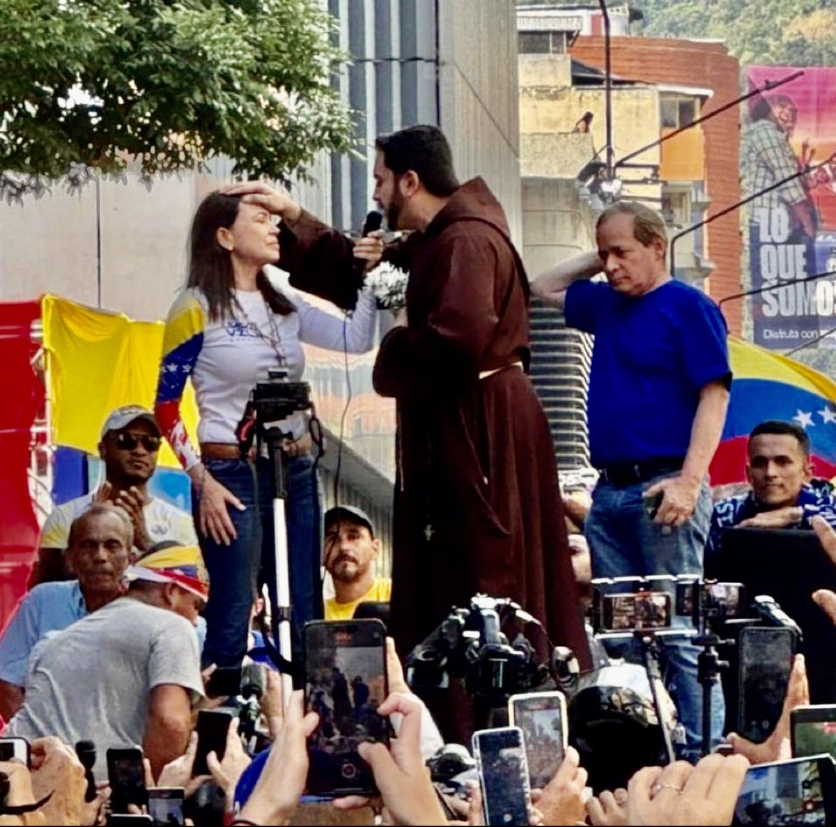 Jhonf Fonseca tweet media