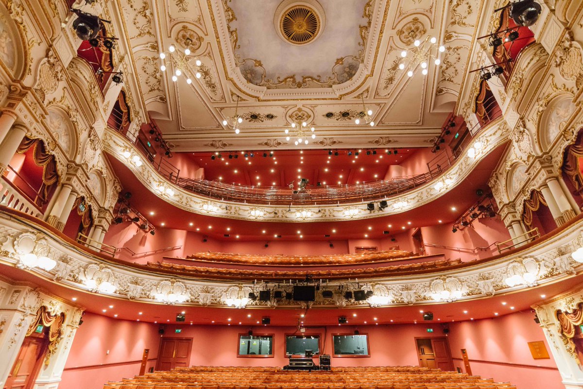 Sheffield Theatres Tours returns next weekend!

In these behind-the-scenes tours of our three iconic theatres, you can find out more about the history and restoration of the Lyceum, and the brutalism of the Crucible.

📆 Sat 18 January

Book here: bit.ly/3oz42nP