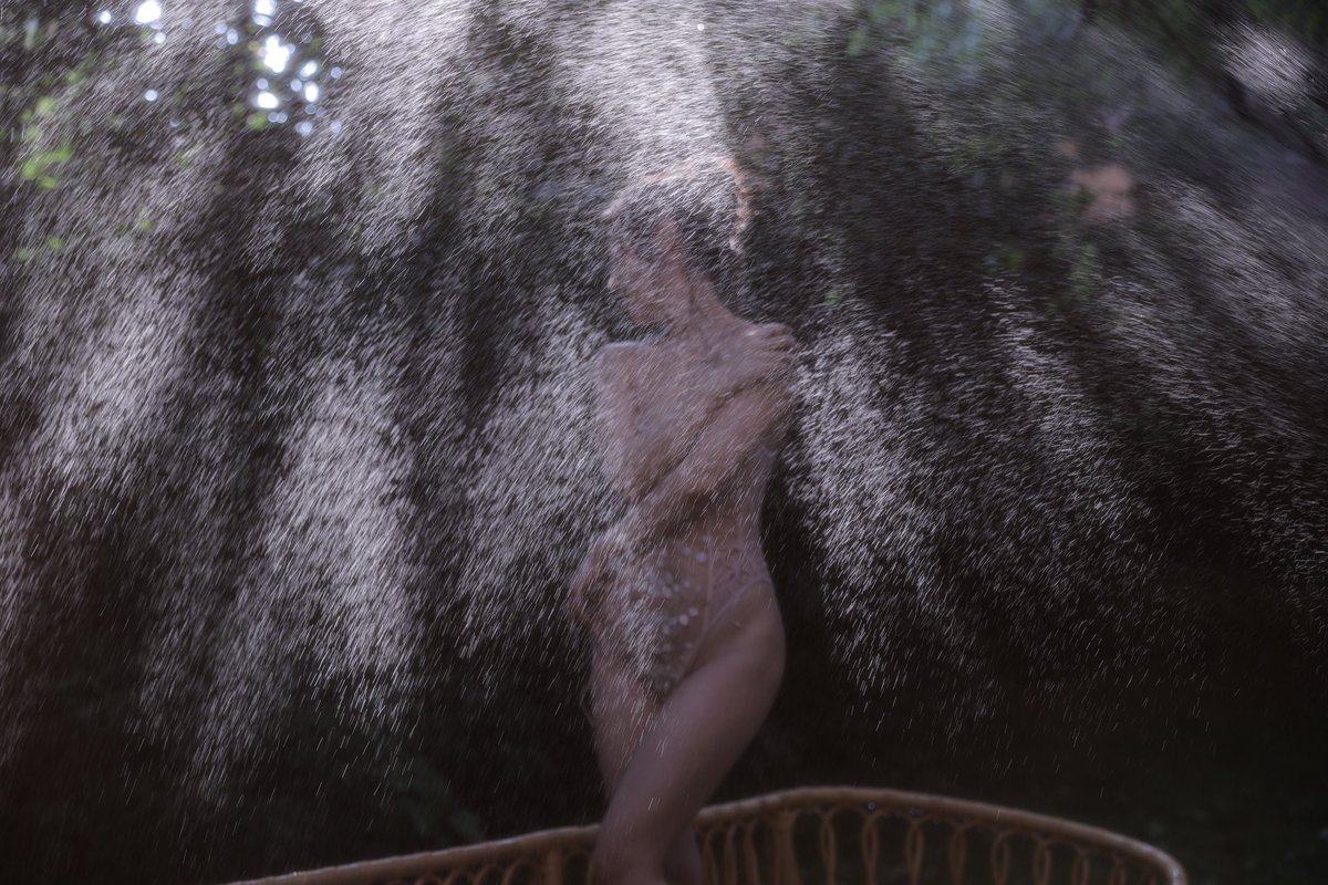 丁达尔水光💦
模：<a href="/taoliangazhai/">桃良阿宅</a> 
#私房 #人像 #摄影