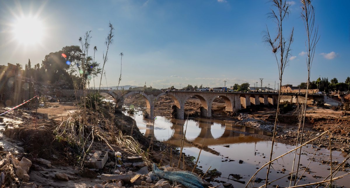 Las organizaciones ecologistas <a href="/AmigosTierraEsp/">Amigas de la Tierra</a> <a href="/ecologistas/">Ecologistas en Acción</a> <a href="/greenpeace_esp/">Greenpeace España</a> <a href="/WWFespana/">WWF España 🐼</a> y <a href="/SEO_BirdLife/">SEO/BirdLife</a> nos hemos reunido con la nueva ministra Sara Aagesen <a href="/mitecogob/">Transición Ecológica y Reto Demográfico</a> para pedir las medidas y coordinación necesarias frente a la crisis ecológica y social:
1. Conservar la