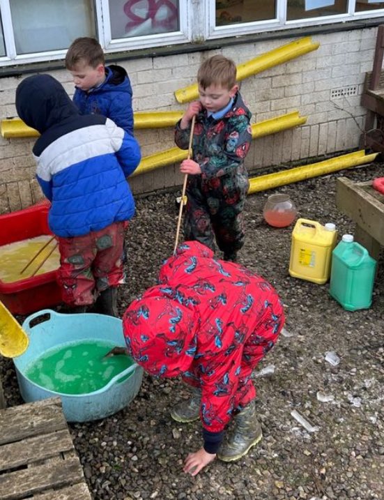 GCPSReception's tweet image. Today in Thinking Thursday we have been exploring ice and water. @GreenfieldsCPS