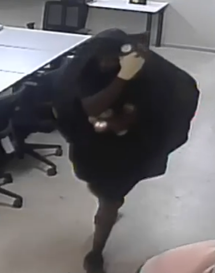Wyndham Police are seeking the communities assistance to identify the below individuals who may be able to assist with enquiries into a Burglary.
Any information to Wyndham Police 9161 0400 or Crime Stoppers 1800 333 000. Reference 030125113018546. #fb