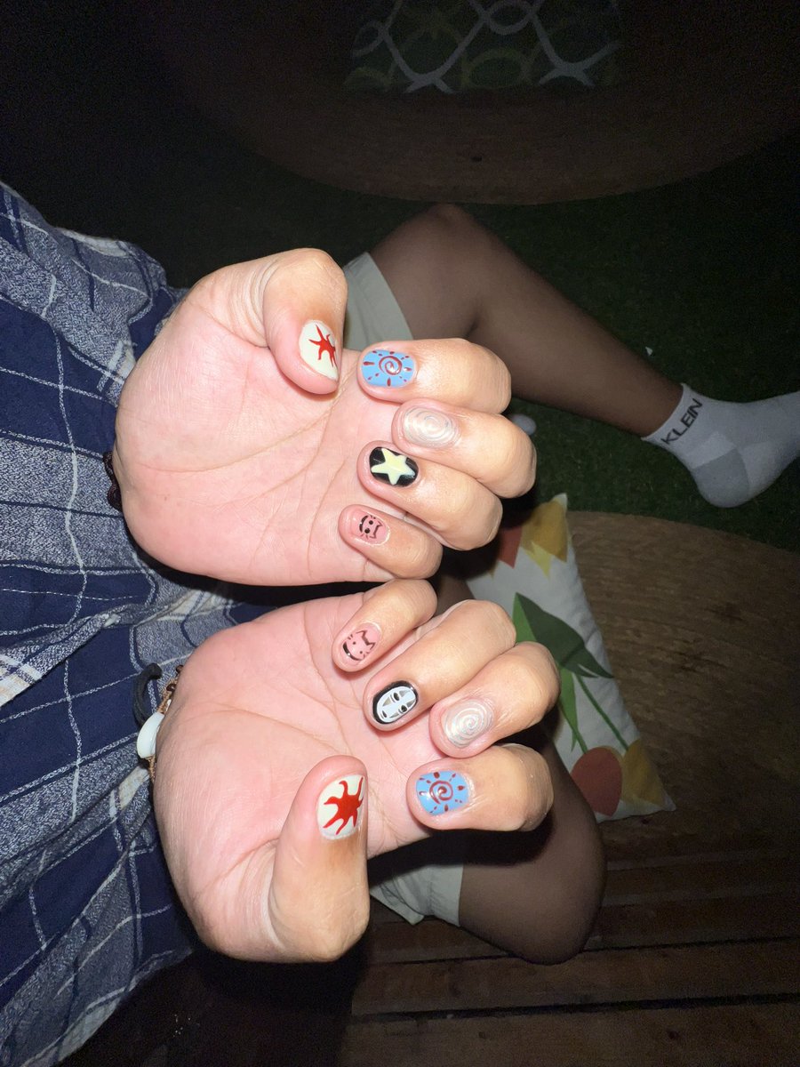 xxcelled's tweet photo. look at my nails hehe sooo pretty ^^ https://t.co/0c632C7FPM