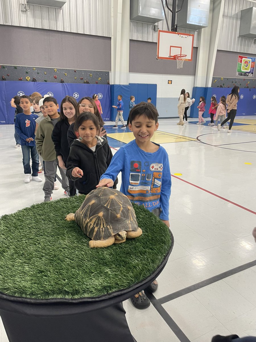 Thank you <a href="/SeaWorldTexas/">seaworldtexas</a>! The students loved the experience on this chilly, 1st day back! <a href="/NISDMichael/">Michael Elementary</a>