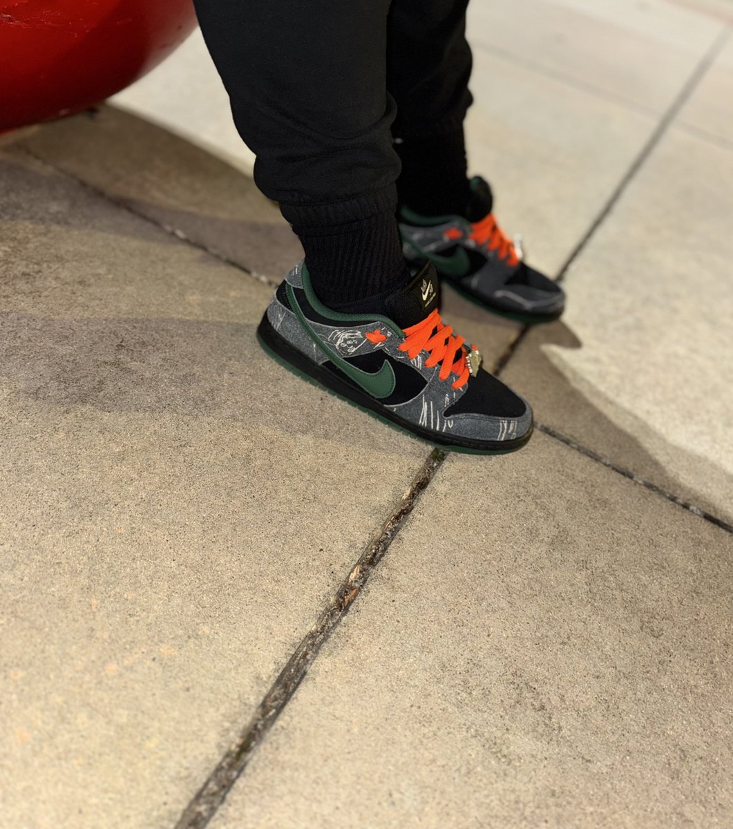 Finally UNDS my There Dunks 

#dunksfordays 
#yoursneakersaredope #wearyoursneakers #snkrsliveheatingup