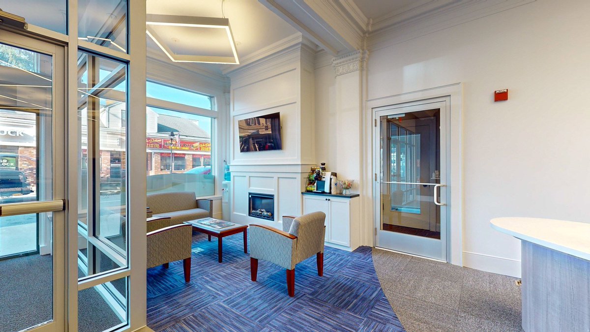 reillydesign's tweet image. Athol Credit Union has a nice spot for a hot coffee by a warm fire in their branch on this frigid morning. #branchtransformation