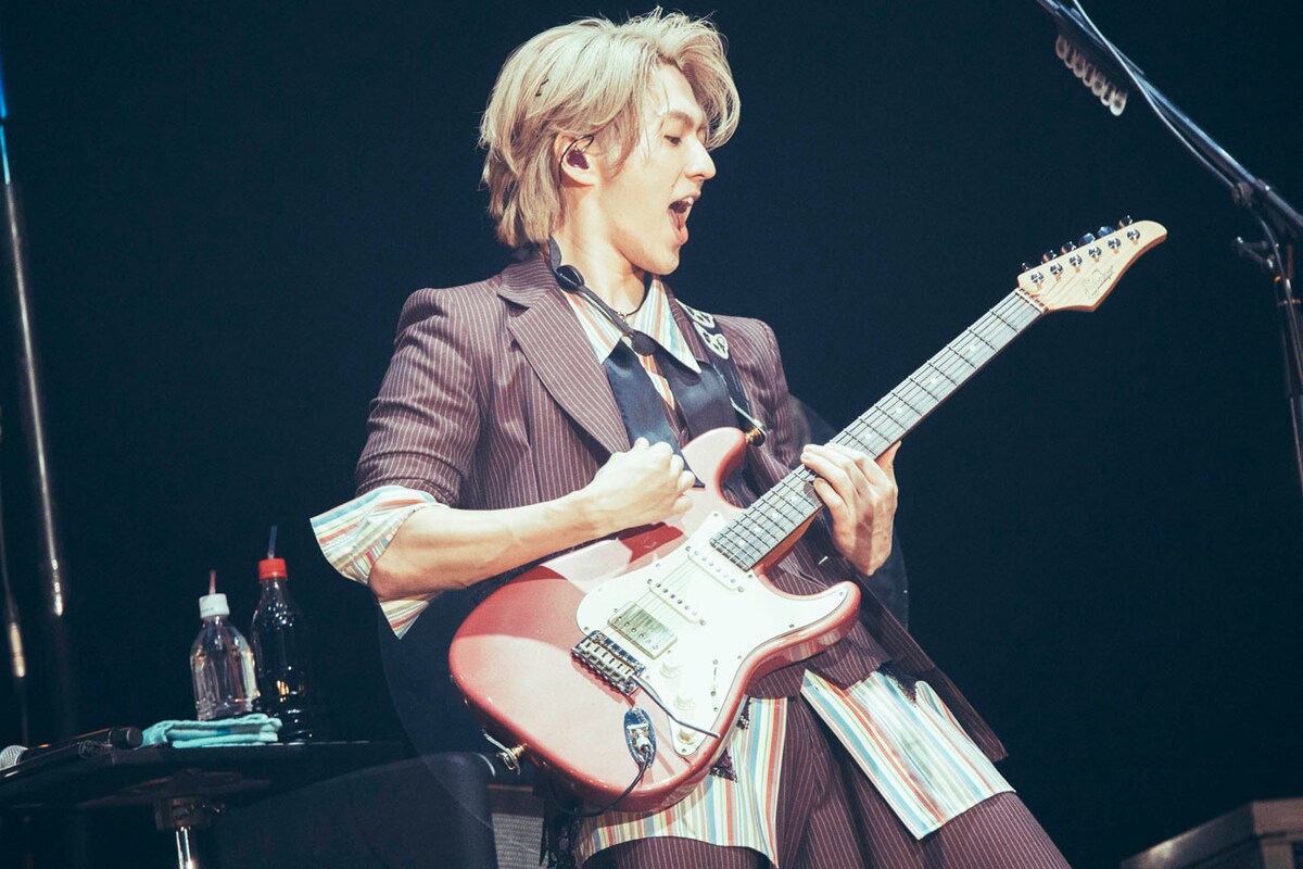 natalie_mu's tweet photo. 【ライブ写真 / セットリスト公開】
DISH//が東阪アリーナツアー完走！✈️

ツアーファイナルで新作EP「群青飛行」リリースとFCツアー開催を発表📣

⏬記事詳細・📸ライブ写真
https://t.co/Ijvs6gRyja

#DISH #DISH_群青飛行 https://t.co/gywYDiVYMM