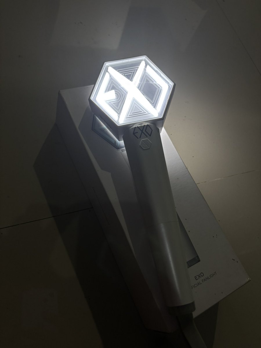septifira's tweet photo. WTS — WANT TO SALE 
OFFICIAL LIGHTSTICK EXO VER 3 ✨

💸 450K 

📍Semarang
Wts. Wtb. Exo . Lighstick. Eribong https://t.co/mtZp2JPYoe