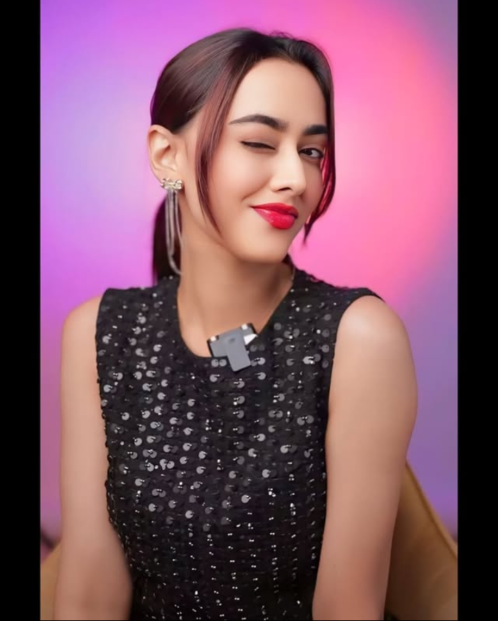 SakshmaAdorer's tweet photo. Beautyyyy ❤️✨🧚🏻 
@SakshmaSr #sakshmasrivastav #sugarcubies https://t.co/BAGIAdoIpJ
