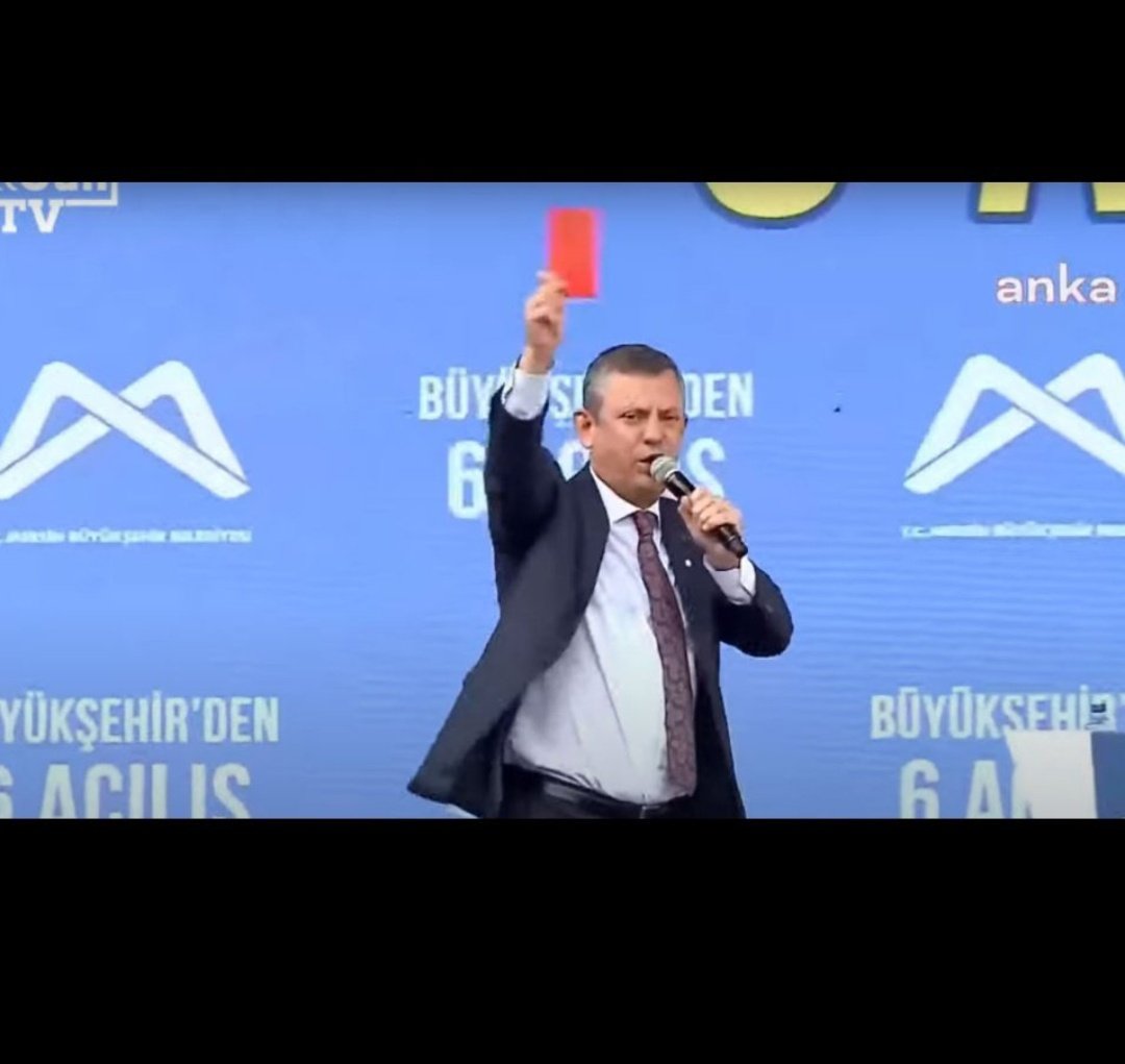 Lan varya kemal Kılıçdaroğlu bunu 5 ile  çarparmış
Kim getirdi bu arkadası CHP bin başına , bu arkadaş beni çok büyük umutsuzluğa sevk etti ben artık yenildiğimi hissediyorum 
Kırmızı kart 
Özgür Özel 
CHP
Sürpriz