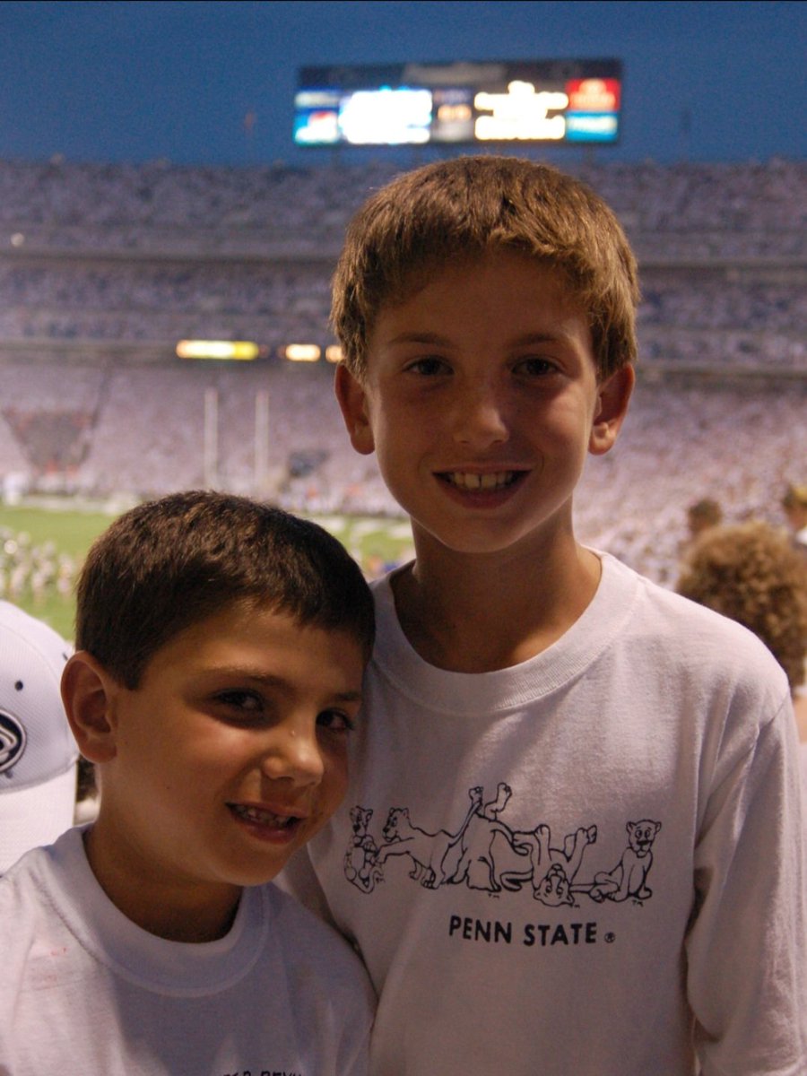 Basic Blues vs. The Golden Dome

Linebacker U vs. The Four Horsemen

Paterno vs. Holtz

The history. The tradition. The pageantry.

Penn State/Notre Dame for a spot in the national championship. Let's do it.

(Photo from the last meeting...2007 in the first full-stadium Whiteout)