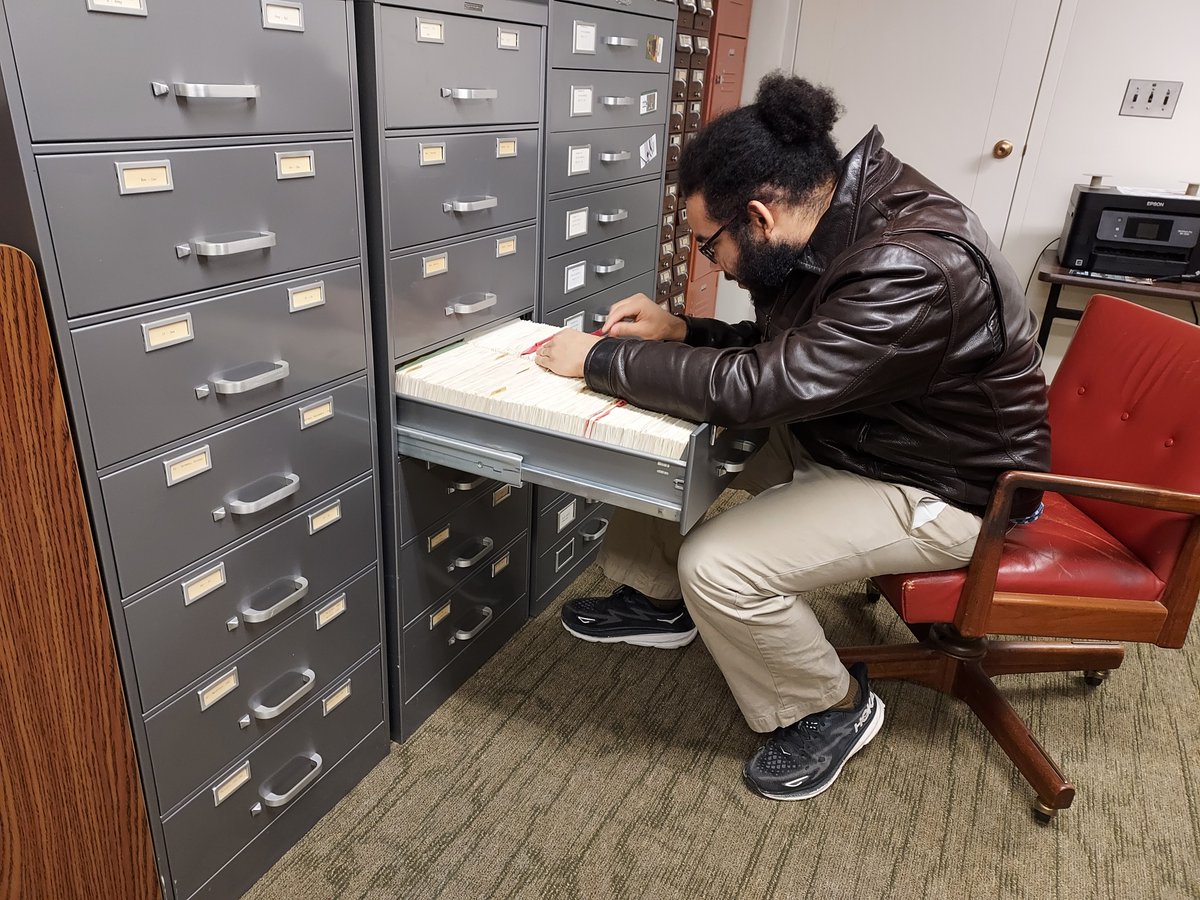 MelissasLibrary's tweet image. Busy week at the #MarshallFoundationLibrary. Researchers Helena, Elizabeth, and Malachi use archival records; and volunteers Eryn and Sue work on projects that make items easier to locate.
Tanziha and I try to keep up #InTheLibrary!