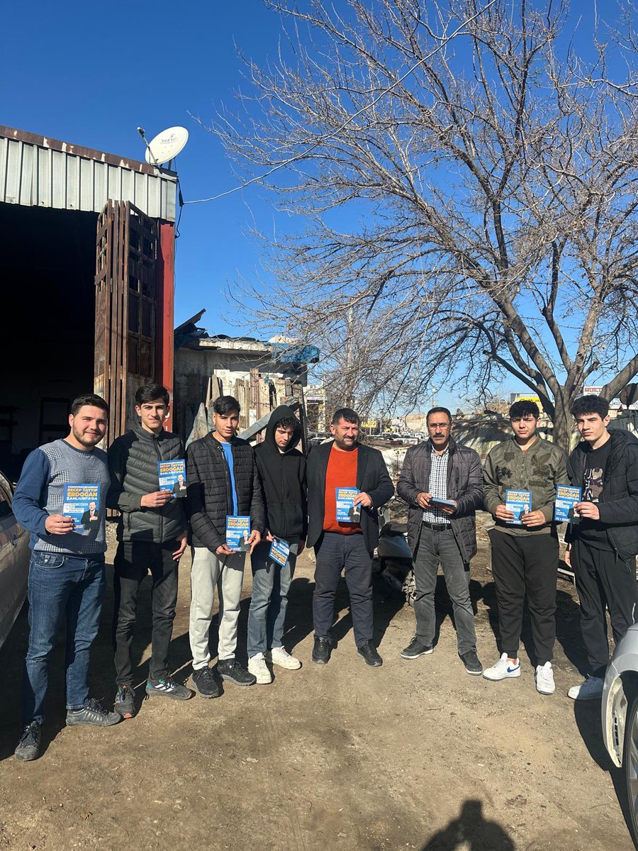 Cumhurbaşkanımızın 11 Ocak Cumartesi günü katılacağı <a href="/Akparti/">AK Parti</a> Şanlıurfa İl Kongresi için, <a href="/EvrenKoop/">Evren Sanayi Sitesi Yapı Kooperatifi</a> Yön.Kur.Üyemiz Sn. <a href="/muslumtumbul63/">müslüm tumbul</a>  esnafımızı ziyarette bulunarak kongreye davet etti. Çalışmalarında başarılarının devamını dilerim.