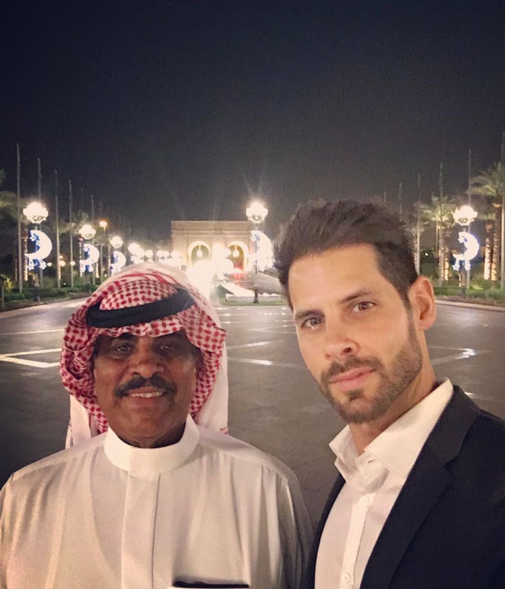 GoldenDose's tweet image. متداول: 

شاب من أب سعودي وأم بريطانية يطلب من والده أن يروي قصة تعارفه بوالدته. 🇸🇦🇬🇧