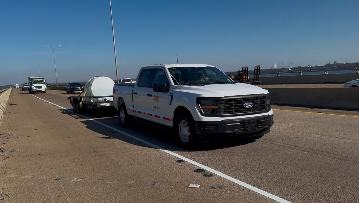 UPDATE: Based on continued changes in the winter weather forecast, I-49 'urban' in Shreveport will remain OPEN at this time. DOTD will closely monitor the weather &amp; make any necessary adjustments. Be sure to check 511la.org before traveling.