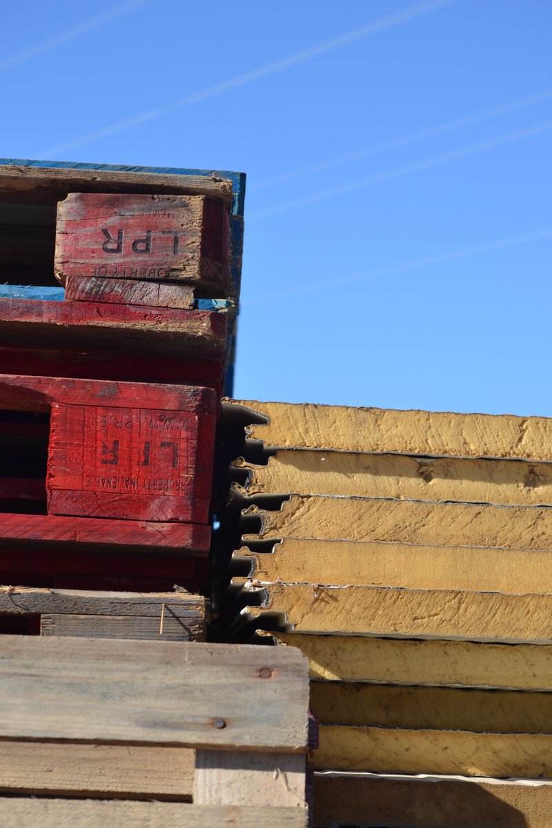 Thank you to Climaten (climaten.es) who generously donated a large number of sandwich panels, which have been a game-changer for us. These panels allowed us to build accommodations for our volunteers and many other essential structures around the sanctuary. ❤️