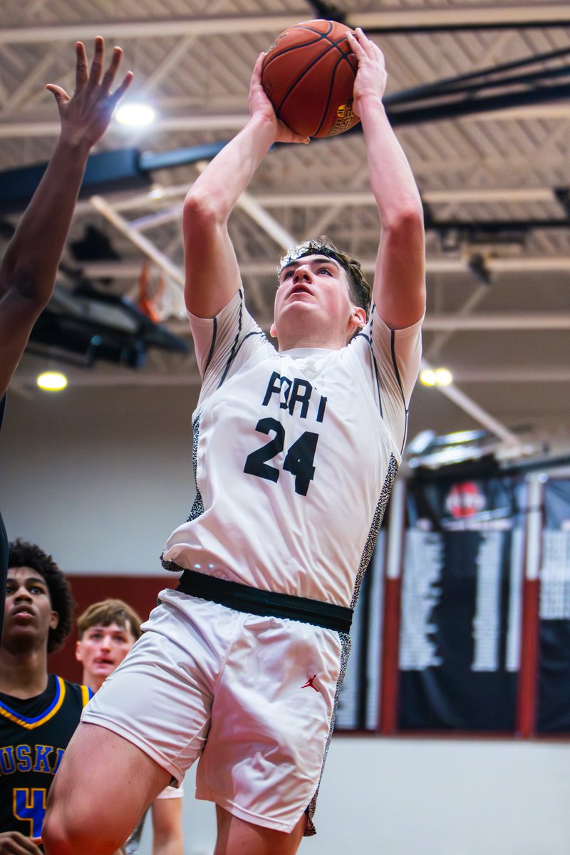 fortboysbball (@fortbball) on Twitter photo In our game last night, <a href="/IsaacWoodward25/">Isaac Woodward</a> broke the single game rebounding record by collecting 21 total rebounds. In our game last night, <a href="/IsaacWoodward25/">Isaac Woodward</a> broke the single game rebounding record by collecting 21 total rebounds.