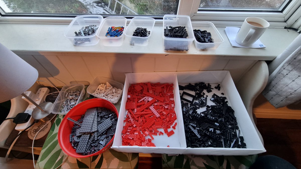 ConstableChaos's tweet image. And so it begins .....

#Zebra3 #Zebra3 .. 2-11 in progress, 1st and Main ... 

😂😂