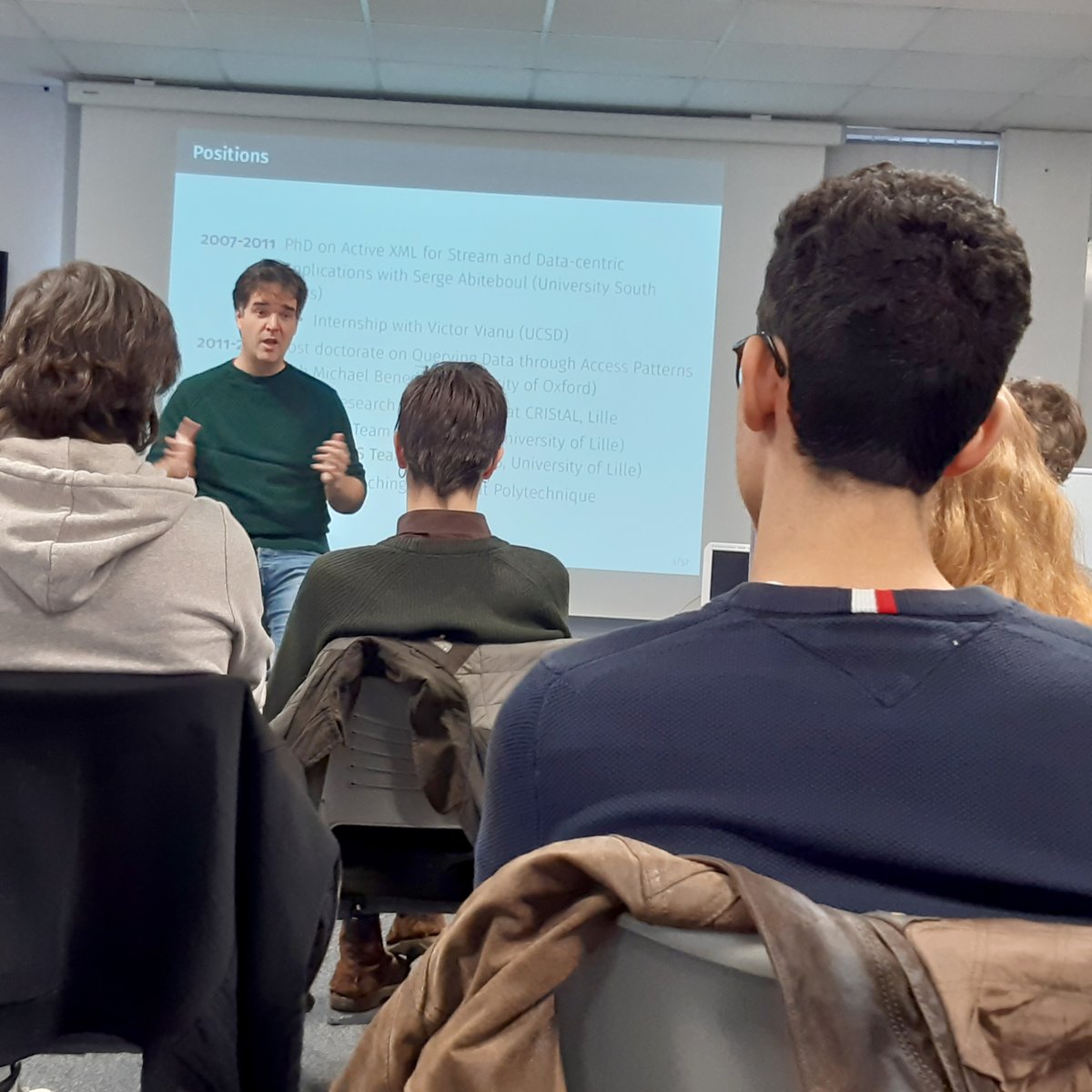 Centre Inria de l'Université de Lille (@inria_lille) on Twitter photo 🧑💻Cette semaine, une quarantaine d'étudiantes et étudiants de l'<a href="/ENSRennes/">ENS Rennes</a> visitaient notre centre et <a href="/UMR_CRIStAL/">CRIStAL</a> de l'<a href="/univ_lille/">Université de Lille</a>.
🔎L'occasion de découvrir les nombreux sujets de recherche de nos équipes-projets: #BasesDeDonnées, #robotique, #logiciel, #IoT, #LLM, #IHM... 🧑💻Cette semaine, une quarantaine d'étudiantes et étudiants de l'<a href="/ENSRennes/">ENS Rennes</a> visitaient notre centre et <a href="/UMR_CRIStAL/">CRIStAL</a> de l'<a href="/univ_lille/">Université de Lille</a>.
🔎L'occasion de découvrir les nombreux sujets de recherche de nos équipes-projets: #BasesDeDonnées, #robotique, #logiciel, #IoT, #LLM, #IHM...