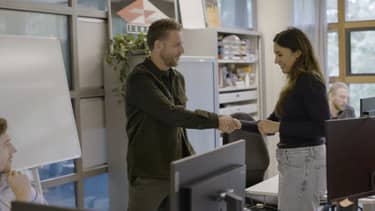 Journalisten krijgen steeds vaker te maken met agressie en geweld, zowel online, fysiek als juridisch. Dat blijkt uit het aantal incidentmeldingen bij <a href="/persveilig/">PersVeilig</a> in 2024, maar ook uit de verhalen van journalisten in de <a href="/vpro/">vpro</a> serie De onmisbaren ✍️📹 bit.ly/4jkiyrM