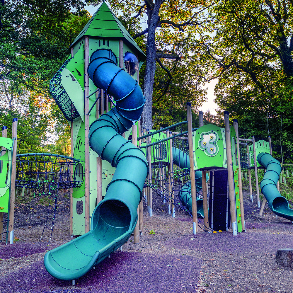Winter walks at the Lake District Visitor Centre! ⛰️

Take advantage of free parking this month every Wednesday, Thursday and Friday. Explore our woodlands, gardens, grounds and lakeshore and pop into the cafe for a hot drink 🍵 Dogs on leads are welcome too 😉🐕