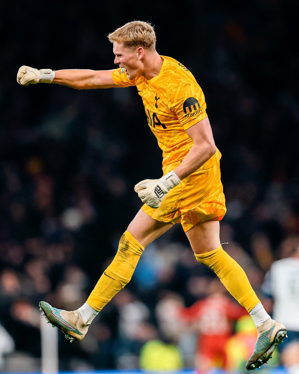 PesKingsEdit's tweet photo. ¿Conoces a Antonín Kinský? El nuevo portero del Tottenham que tuvo un debut de ensueño versus Liverpool el día de ayer. Tenemos sus stats para todas las versiones de PES! Visítanos!
https://t.co/vWipz5EEVr
#PES6 #efootball2024 #pes13 #pes5 #winningeleven #PES2021 https://t.co/45PZAqFBzG