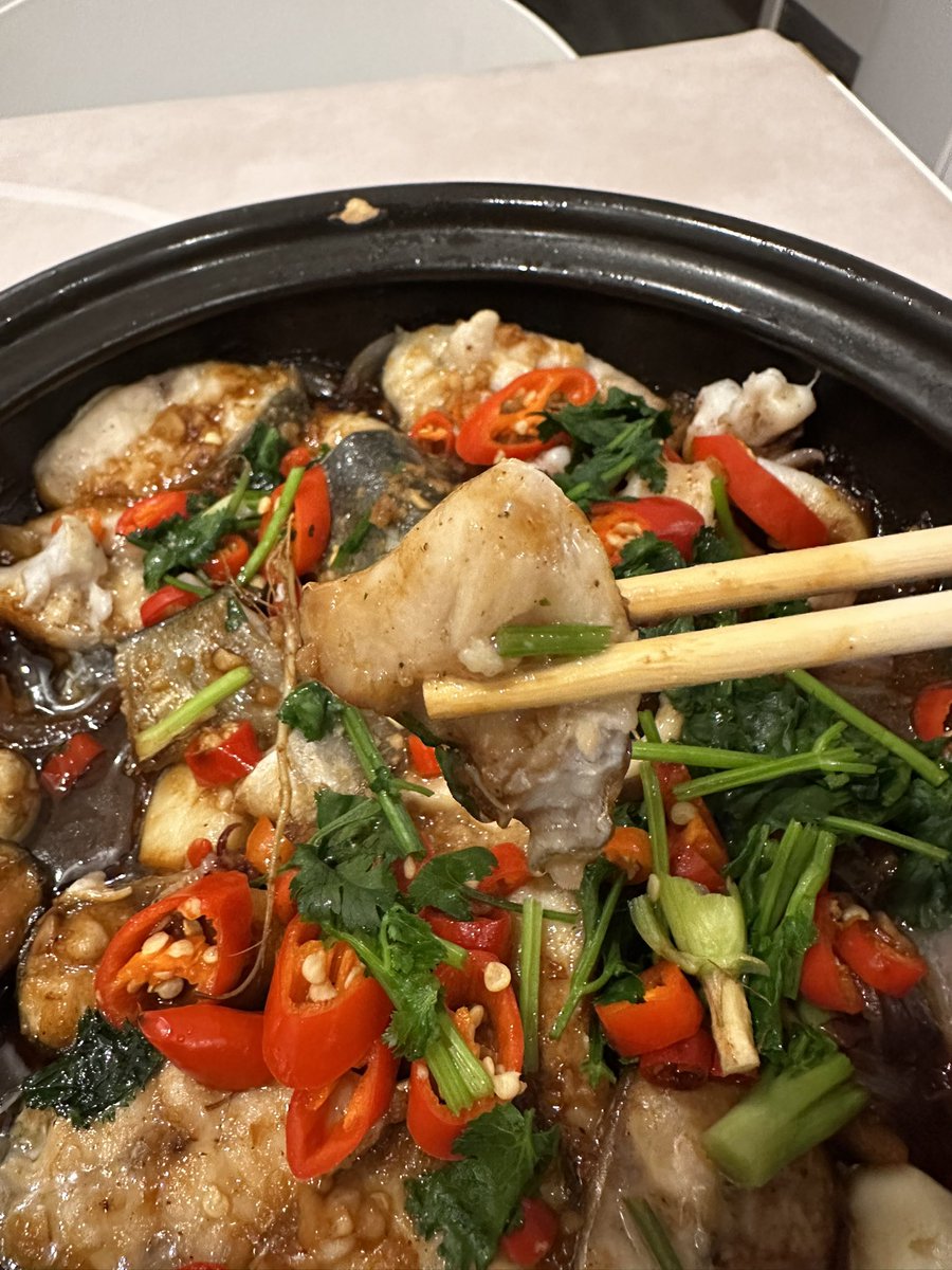 Ewell_Amoy's tweet photo. 午鱼香嫩入口化
鱿鱼香脆入口爽
顶级牛马的自我修养🌚 https://t.co/C8pWwh0qZF