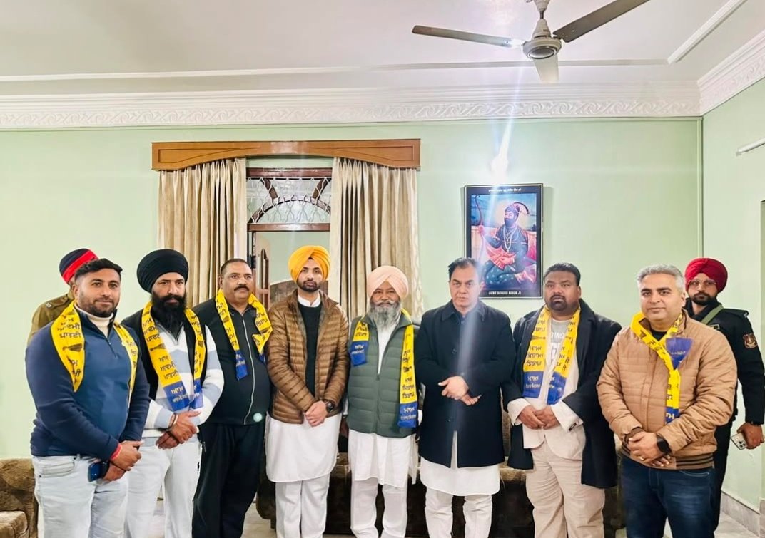 BREAKING

AAP gains Majority in Nadala Municipal Council(Bholath Constituency)🔥🔥

MC from Ward no. 1 Baljit Singh Walia along with his supporters joins AAP in presence of MP <a href="/DrRajChabbewal/">Dr. Raj Kumar</a> and Halka Incharge <a href="/simghuman1/">Adv.Harsimran Ghuman</a> !!

FOLLOW <a href="/JhaduWala77/">Shivansh</a> for more updates about AAP
