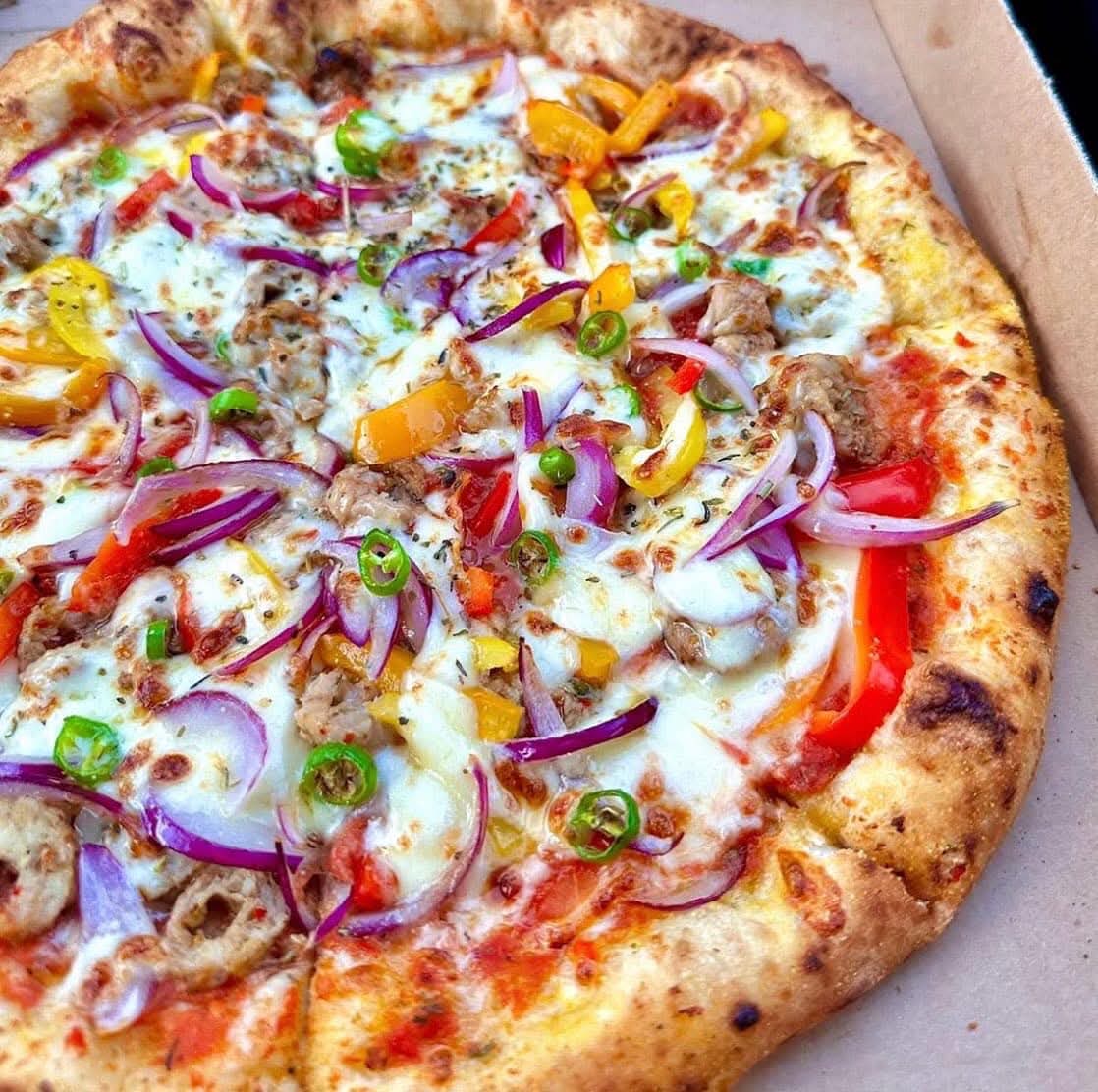 🍕🔥 WIN 2 X WOOD FIRED PIZZA 🔥🍕
(Worth £16)

🍕 LIKE
🍕 #RETWEET
🍕 FOLLOW <a href="/TheWiganRunner/">The Wigan Runner</a> 🙋🏻‍♂️

Ive teamed up W/ CRUST N SLICE 🍕 2 #GiveAway 2 Wood Fired 🔥 Pizzas 🍕 
(Worth £16)

📆 Winner Announced Sunday 📆
#Competition #Contest #Pizza #Local #Prize #Win #Free