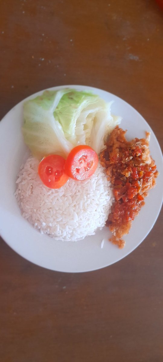 Asthehunt06's tweet photo. Sebel banget klo ada yang jelek²in program makan gratis untuk anak sekolah..
Apa salahnya sih kasih makan anak sekolah, biarin aja uang negara di pake buat makan anak seindonesia, biarin aja kas negara habis daripada di korupsi, sibuk kali jelek²in program ini.. https://t.co/VOo3ksBMeU