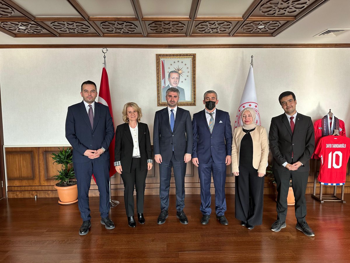 ABEP-DER Başkanımız Erhan Taylan ve yönetim kurulumuz, Aile ve Sosyal Hizmetler Bakan Yardımcımız Sayın Zafer Tarıkdaroğlu’nu(<a href="/ztarikdaroglu/">Zafer TARIKDAROĞLU</a>) makamında ziyaret ederek, meslek elemanlarının taleplerini ve çözüm önerilerimizi kendilerine iletme imkânı bulmuştur.

Bakan Yardımcımız