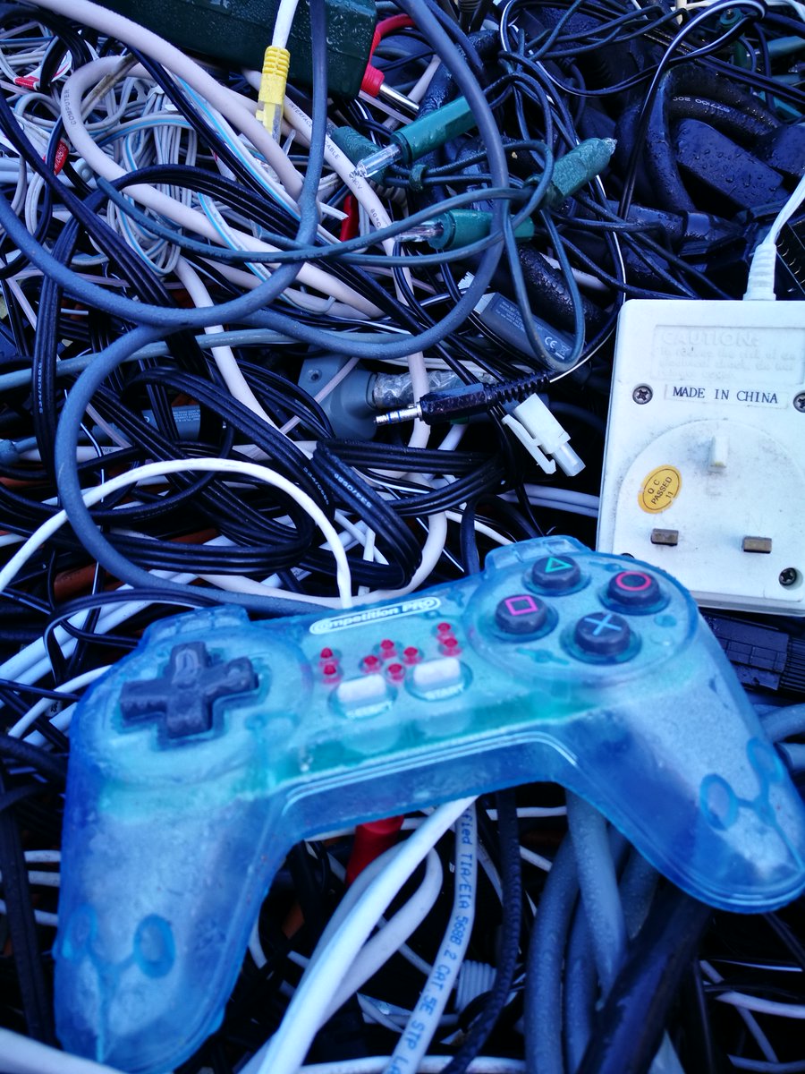Suffolk Recycling (@suffolkrecycle) on Twitter photo Got electricals beyond repair? ♻️🔌
You can recycle them but NOT in your recycling bin.
Electricals can be taken to recycling centres all across Suffolk, electrical banks and back to some retailers. Use the locator on <a href="/recycleelectric/">Recycle Your Electricals</a> to find points near you! Got electricals beyond repair? ♻️🔌
You can recycle them but NOT in your recycling bin.
Electricals can be taken to recycling centres all across Suffolk, electrical banks and back to some retailers. Use the locator on <a href="/recycleelectric/">Recycle Your Electricals</a> to find points near you!