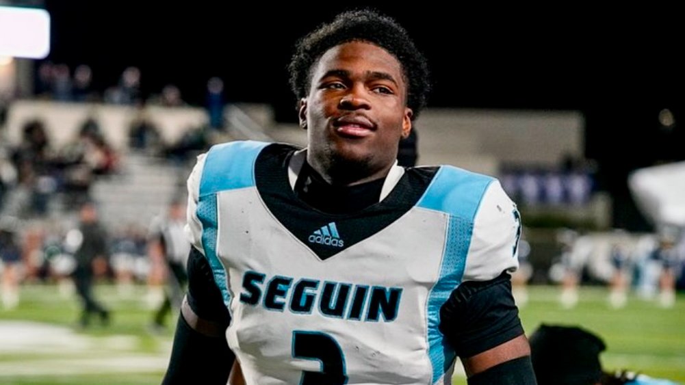"He likes my size, speed and the way I rush the passer. <a href="/CoachEliot/">DJ Eliot</a>'s a cool guy and I'm looking forward to getting to know him better."

Texas LB LaCorian Hodge breaks down his offer from the Pack, upcoming NC State OV and more with <a href="/MichaelClark247/">Michael Clark</a>.

✍️: 247sports.com/college/north-…