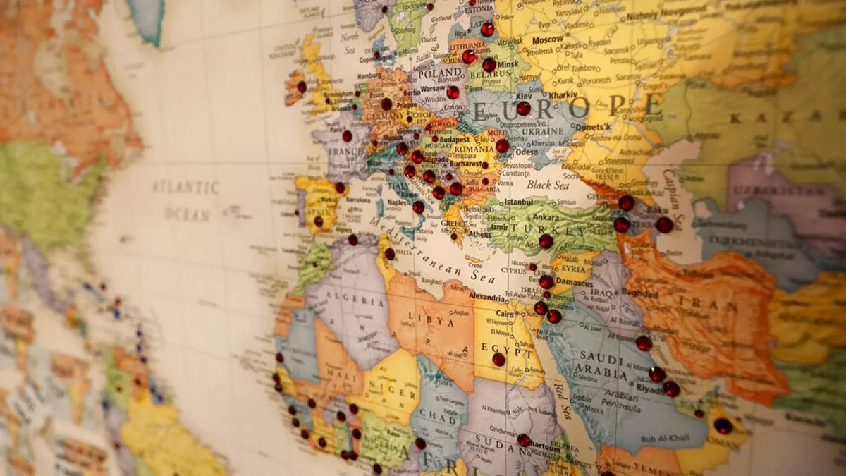 Alejandro Esteso Pérez | @aestesop.bsky.social (@aestesop) on Twitter photo 🔴📣 ¡ATENCIÓN!
En febrero arrancamos el Diploma Online 'Geopolítica de los Conflictos Congelados' en <a href="/unicomplutense/">Complutense</a> 🌍
Ucrania, Palestina, Kosovo y más conflictos en la vecindad UE de la mano de quienes mejor conocen el terreno.
Info y matrícula 👇🏻📆
ucm.es/icei/diploma-o… 🔴📣 ¡ATENCIÓN!
En febrero arrancamos el Diploma Online 'Geopolítica de los Conflictos Congelados' en <a href="/unicomplutense/">Complutense</a> 🌍
Ucrania, Palestina, Kosovo y más conflictos en la vecindad UE de la mano de quienes mejor conocen el terreno.
Info y matrícula 👇🏻📆
ucm.es/icei/diploma-o…