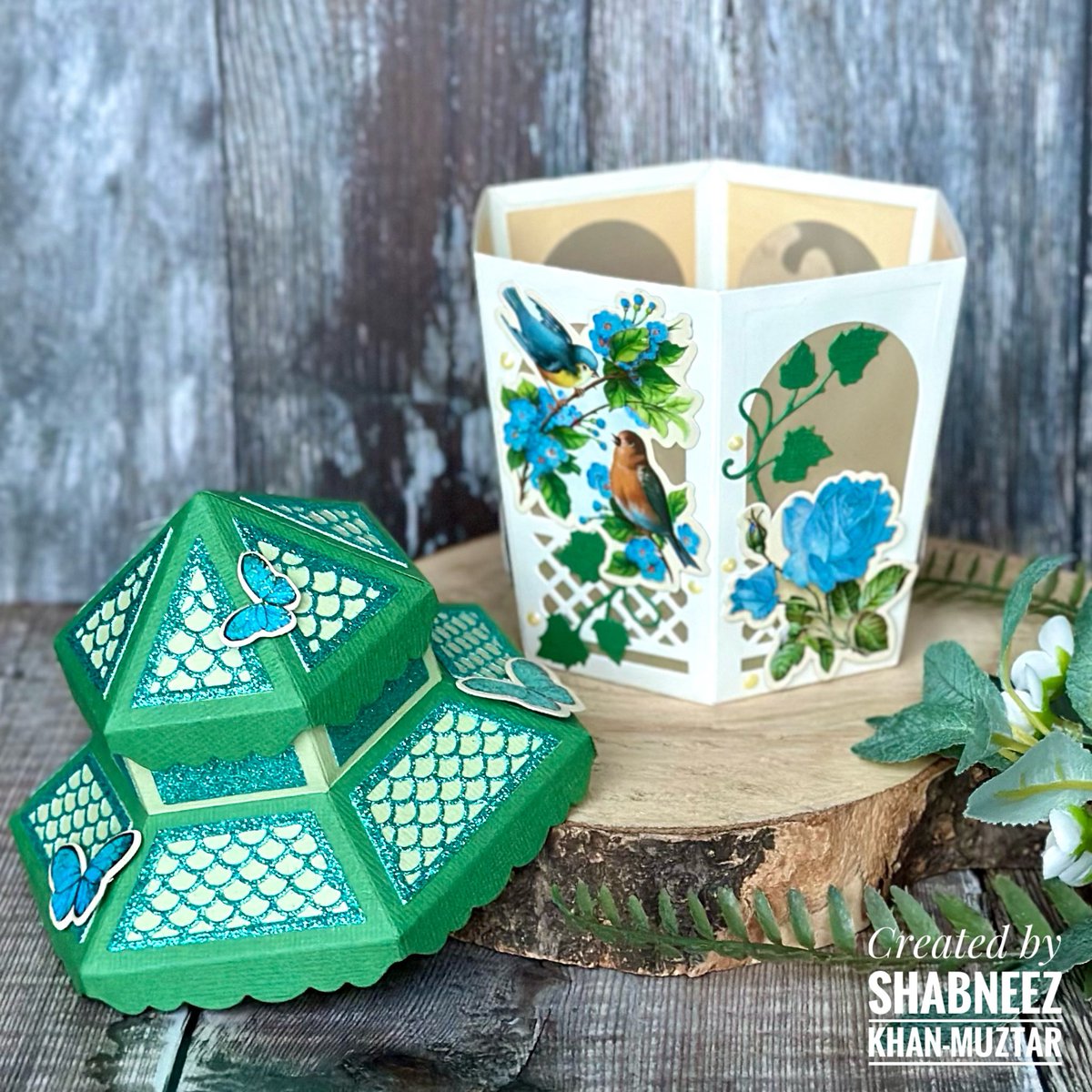 Happy New Year!
Kicking off the new year with a new release from <a href="/tonicstudios/">Tonic Studios</a> of the Beautiful Bridal Bandstand Gift Box. A very versatile die set.
My affiliate links with thanks:
UK 🇬🇧🛒: tonic-studios.co.uk/n1loic
USA 🇺🇸🛒: tonic-studios.com/sewi1n