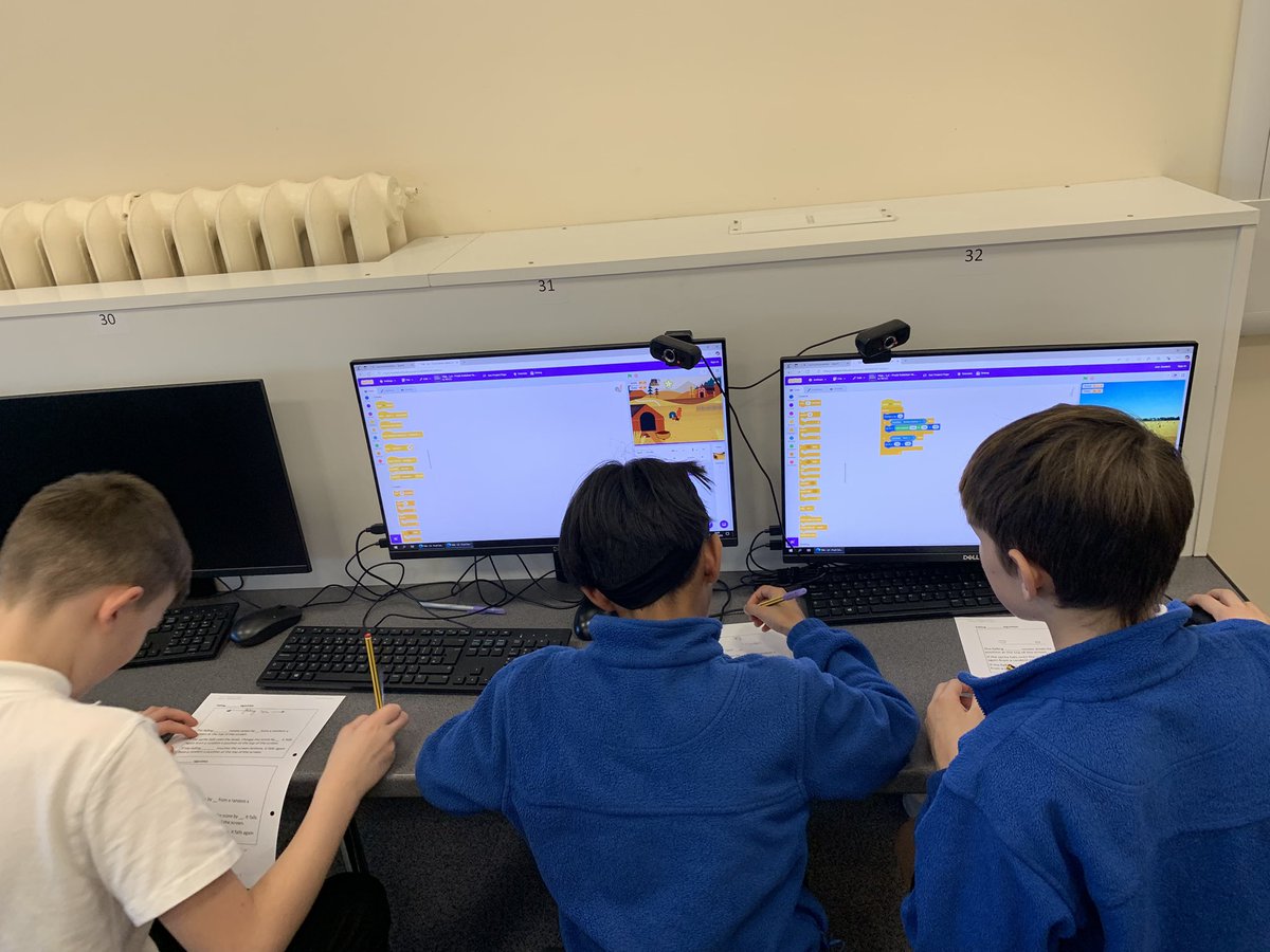 latimerprimary's tweet image. After several lessons looking at other games, it was time to start creating our own using algorithms. Can you catch the falling star and get points before the timer runs out? 🌟 
#ClassVL
#LatimerComputing