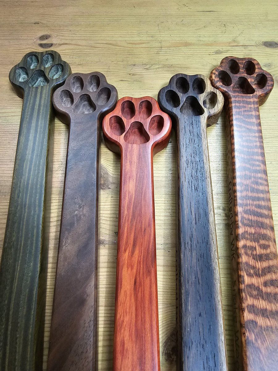 Paddle_maker's tweet photo. 해피 뉴이어🍾
행복한 2025년이 되었으면 합니다

[Crafted by WK  제품 할인과 rt이벤트 ~1/23]

저를 팔로우하시고 이 글을 마음+RT 하시는분중 
한분을 추첨해 냥발을
한분을 추첨해 케인을
두분을 추첨해 패들키링을 증정합니다

기간은 1월23일 까지
두 이벤트 모두 함께 진행됩니다

타레에 계속 https://t.co/RvvUQ8Xev5