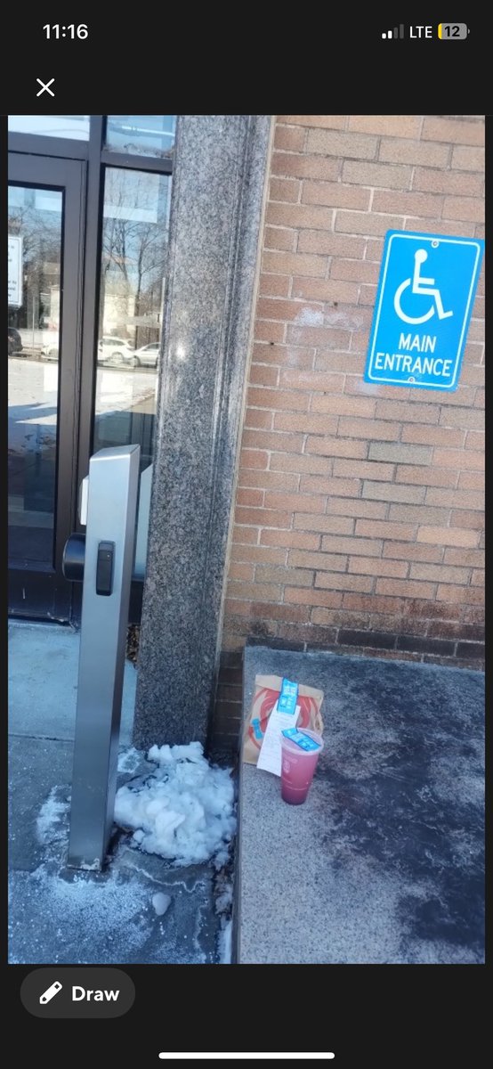 mscoates83's tweet image. @DoorDash @DoorDash_Help  

You think this is okay when my instructions says hand to me.
It 11 degrees outside!! 
And then the food disappears 
Did the dasher take picture just because?  

Because where is my lunch 
#Cancelmysubscription
#doordash #doordashsupport #sucks