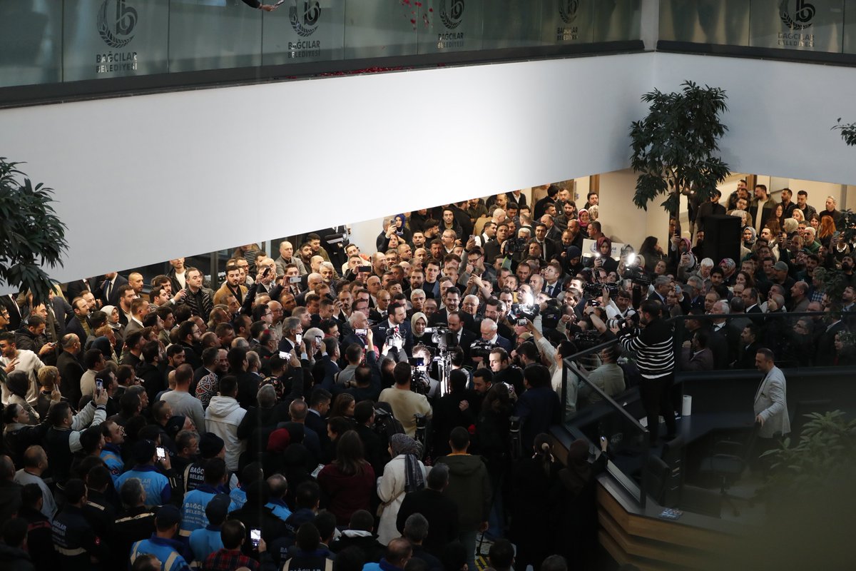 Belediye Meclisimizde yapılan oylama sonucunda Bağcılar Belediye Başkanı seçilen Yasin Yıldız kardeşime görevi devrettim. Kendisine bu kutlu görevinde başarılar diliyor, Bağcılar’ımıza kazandıracağı güzel hizmetler için şimdiden teşekkür ediyorum.

Yeni dönemde de Bağcılar’ımızın