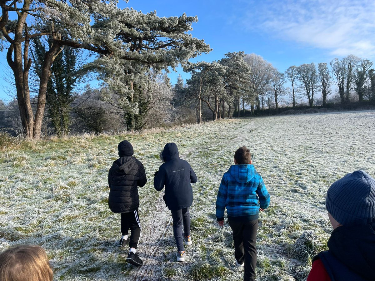 Rowan Class went on a winter wander today. Everything looked wonderful covered in a thin layer of fabulous frost ❄️